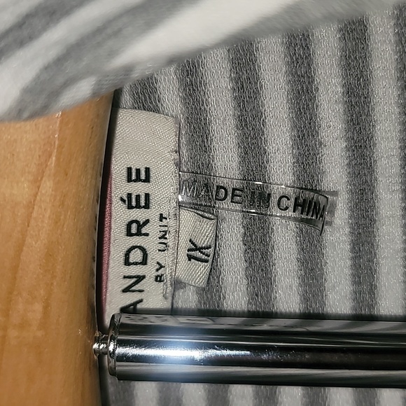 Andree By Unit Asymmetrical Sweater Top 1X - Picture 6 of 6